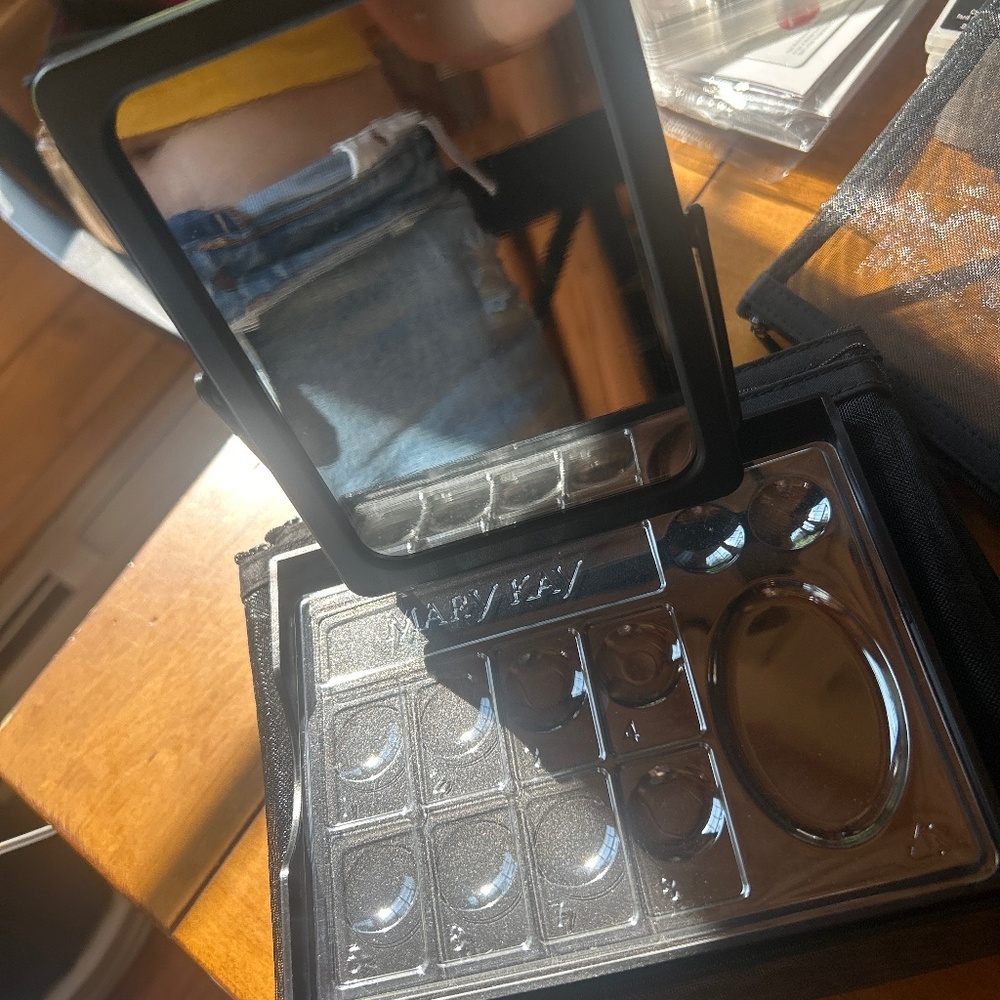 Mirror & Makeup Trays